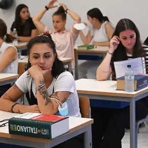 High School finals begin in Italy: from Paveseâs poetry to the value of boundaries