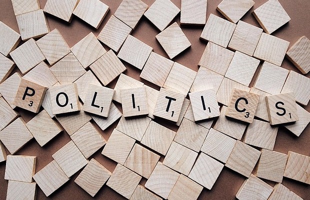 Come fare politica <br> senza dirlo