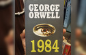Muore lo scrittore George Orwell