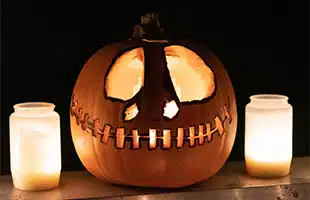 Halloween: una lunga storia di zucche e âscherzettiâ