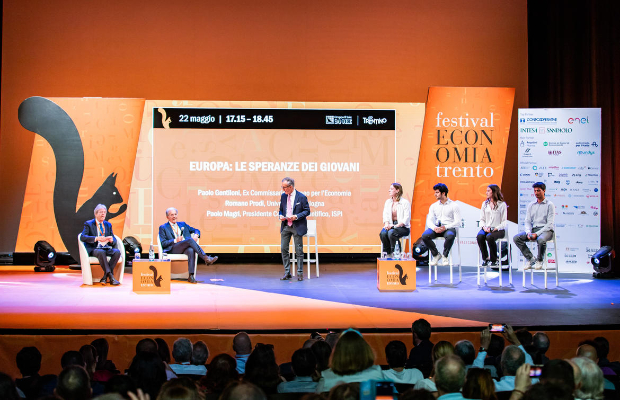 GIOVANI IN DIALOGO <BR> CON GENTILONI E PRODI