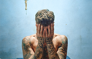 Blanco per la prima volta in spagnolo con âdesnudaâ: il video girato a MedellÃ­n