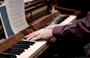 Lazar VozareviÄ Gallery hosts recital by Italian pianist Anthony Ciaccio