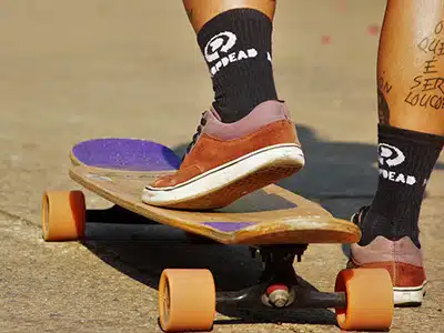 LO âSKATEBOARD LUNGOâ ITALIANO CHE PIACE AI GIAPPONESI