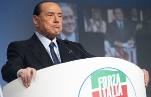 BERLUSCONI: RENZI <BR> NON CI TOGLIERÃ VOTI
