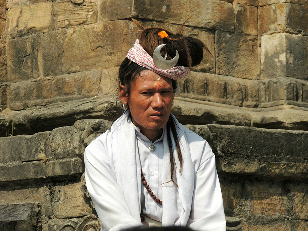924 - Religioso per le strade di Kathmandu