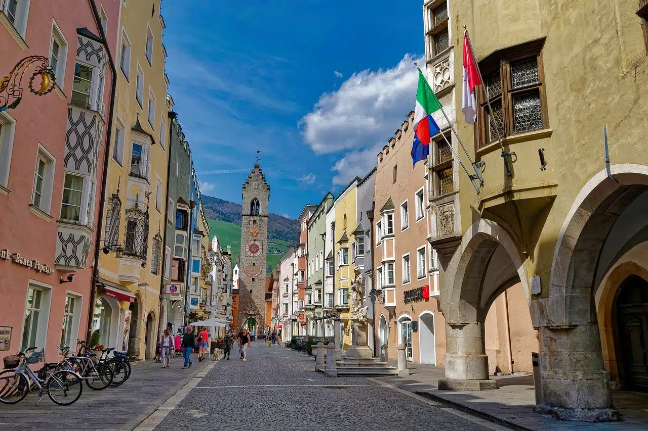 Sotto la Torre delle Dodici in Alto Adige