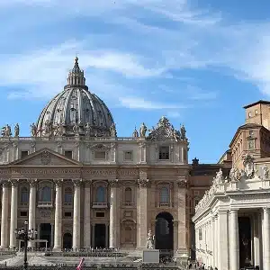 Vatican OKs trans and gays baptism, opens also to their role as godparents