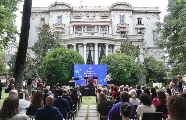 Inaugurata a Madrid la targa dedicata a Battiato
