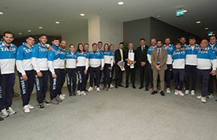 Scherma, ambasciatore DâAntuono: âApplausi alla squadra italiana, ottimi risultati a Tbilisiâ