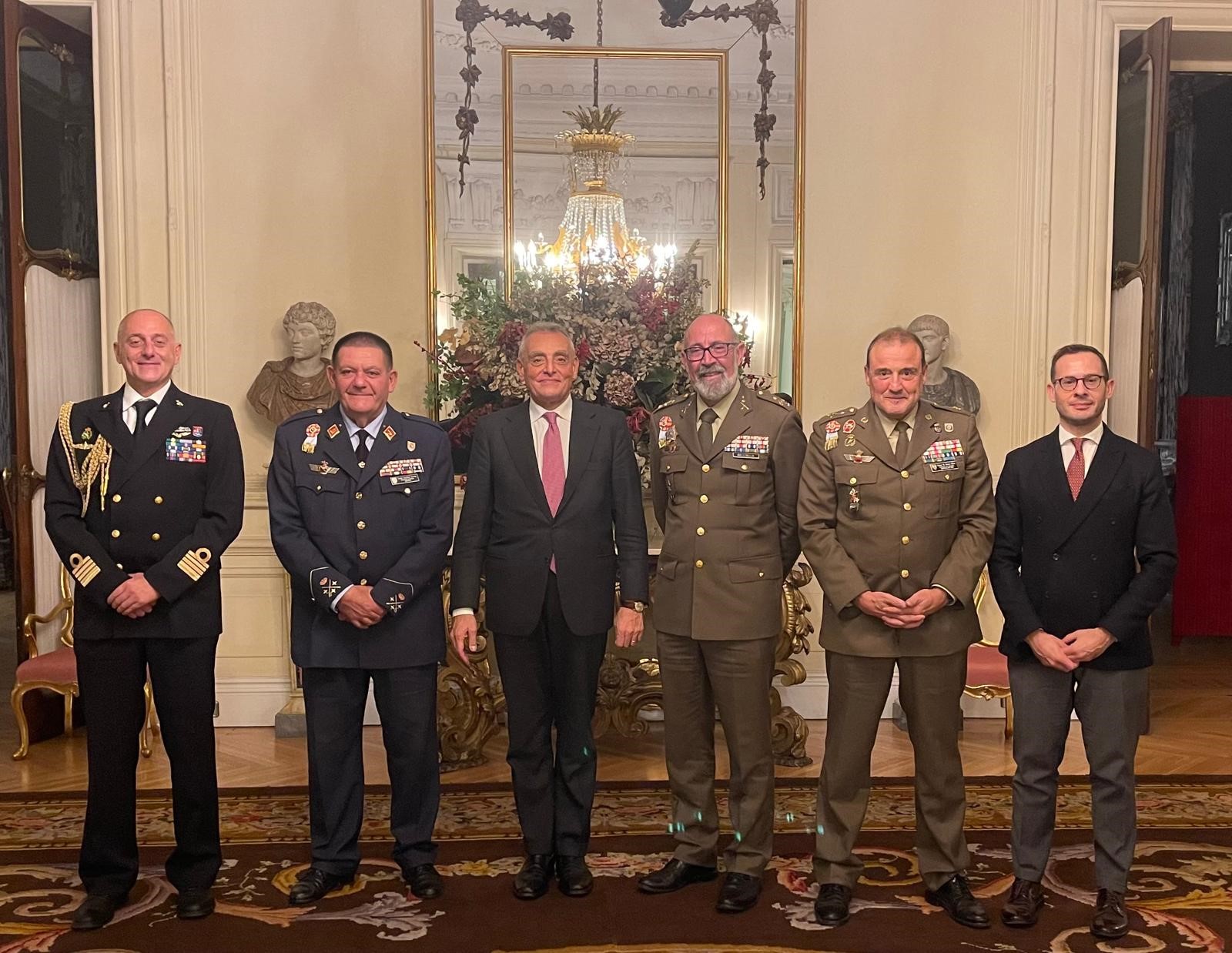 Madrid: sicurezza e difesa, lâAmbasciatore incontra il Ceseden