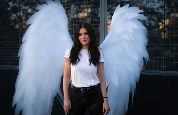 Laura Pausini canta Raf 