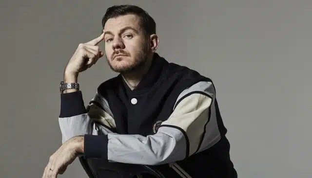 âSalutava Sempreâ, tour in autunno per Cattelan
