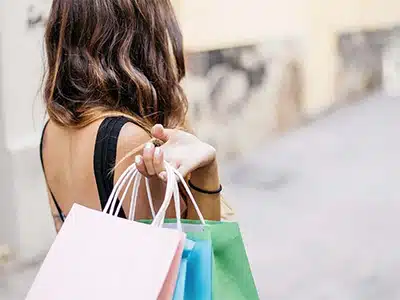 CRESCE LâINTERESSE DEI TURISTI RUSSI PER GLI OUTLET ITALIANI