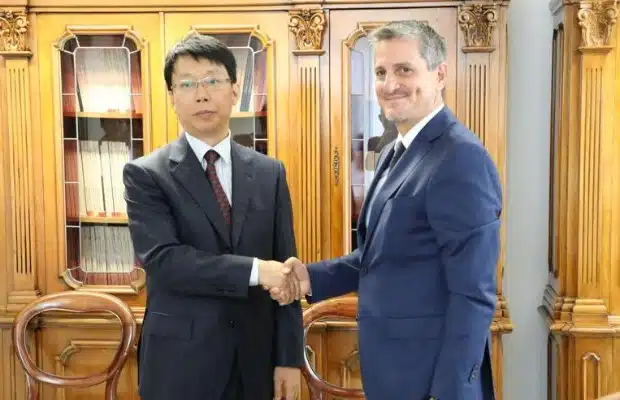 EDITORIA, CONFRONTO <BR> TRA ITALIA E CINA