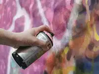La street artist Laika espone in Finlandia