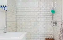 Eleganza e funzionalitÃ  per una doccia walk in