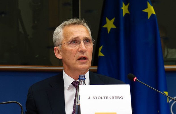 STOLTENBERG: ATTENTI <BR> A MINACCE NUCLEARI