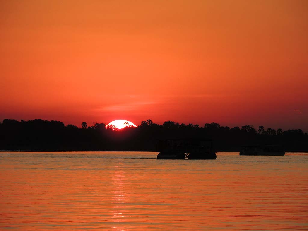 737 - Tramonto sul fiume Zambesi - Botswana