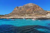 Favignana, la perla delle Egadi in Sicilia