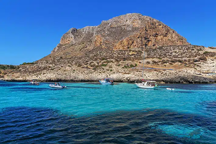 Favignana, la perla delle Egadi in Sicilia