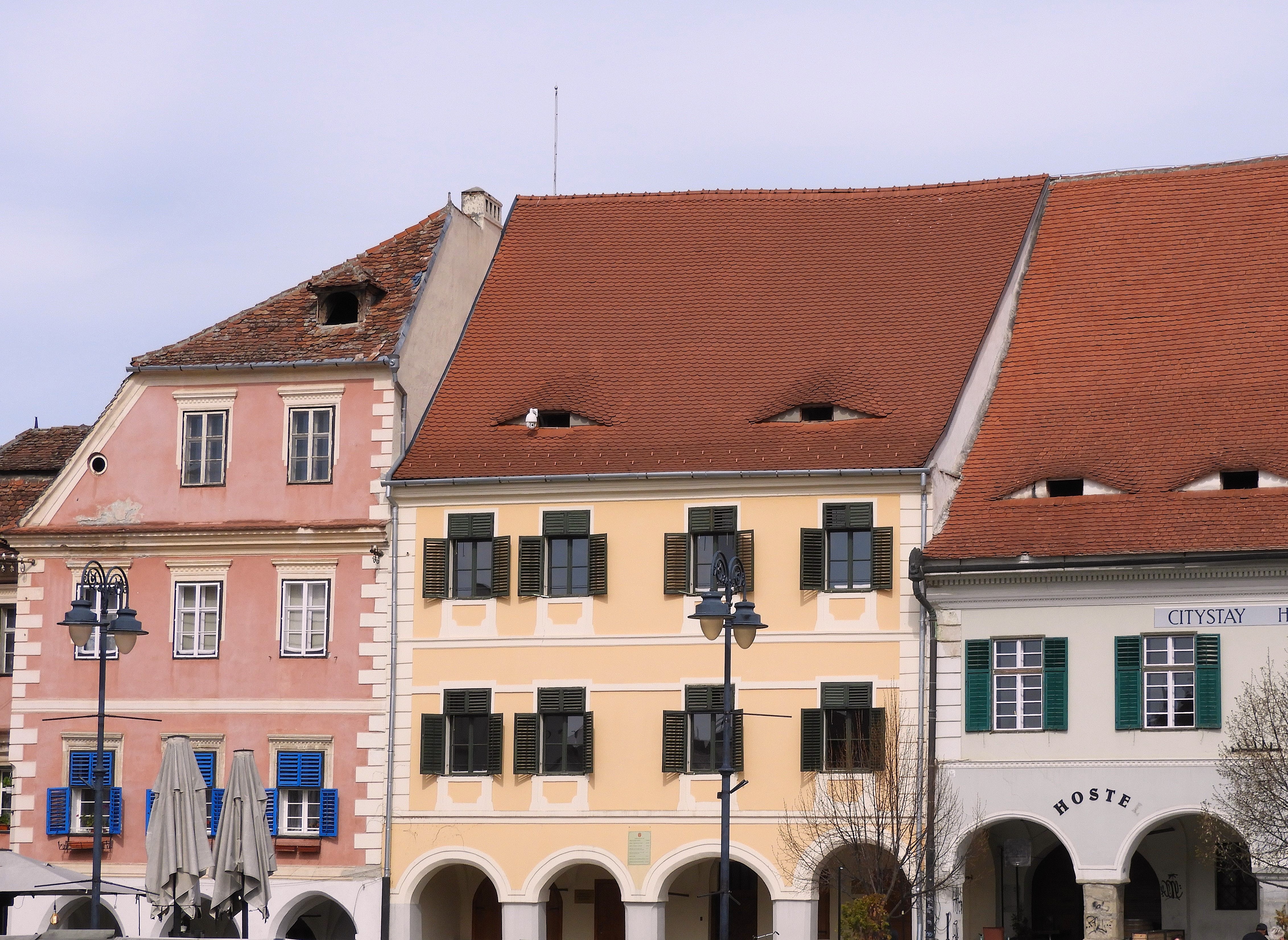 02 - Le case con gli occhi a Sibiu - Romania 
