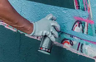 Waterford Walls 2025, lâartista italiano Mr. Blob al Festival di Street Art