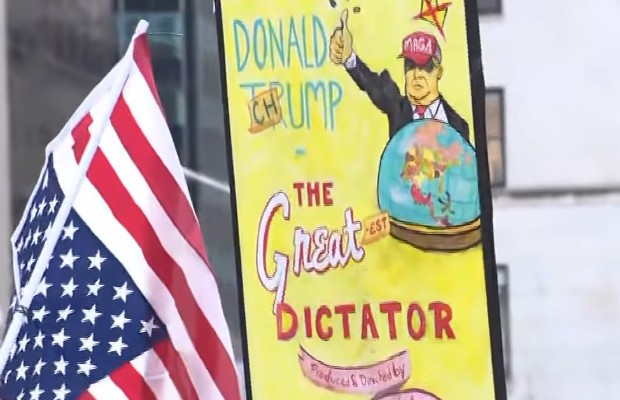 UN GRIDO ATTRAVERSA <BR> GLI STATES: ABOLISH ICE!