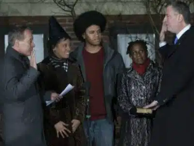 DE BLASIO GIURA DA NUOVO SINDACO: âINIZIA UNA NUOVA STRADAâ