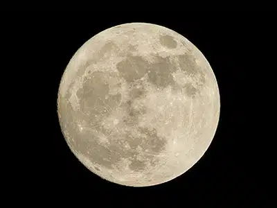 RICERCA, SVELATA LA FACCIA NASCOSTA DELLA LUNA