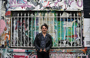 Peppe Voltarelli presenta il videoclip di “Mozza” e porta la sua musica tra Francia, Germania e Italia