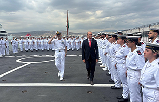 Grecia, lâambasciatore Cuculi visita Nave Mimbelli della Marina Militare