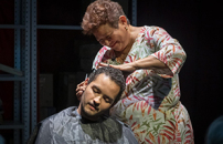 Teatro, âMi madre y el dineroâ di Anacarsis Ramos: tra autobiografia e analisi del capitalismo