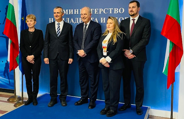 Giro dâItalia 2026, partenza in Bulgaria: Amb. Apicella incontra il ministro dello Sport