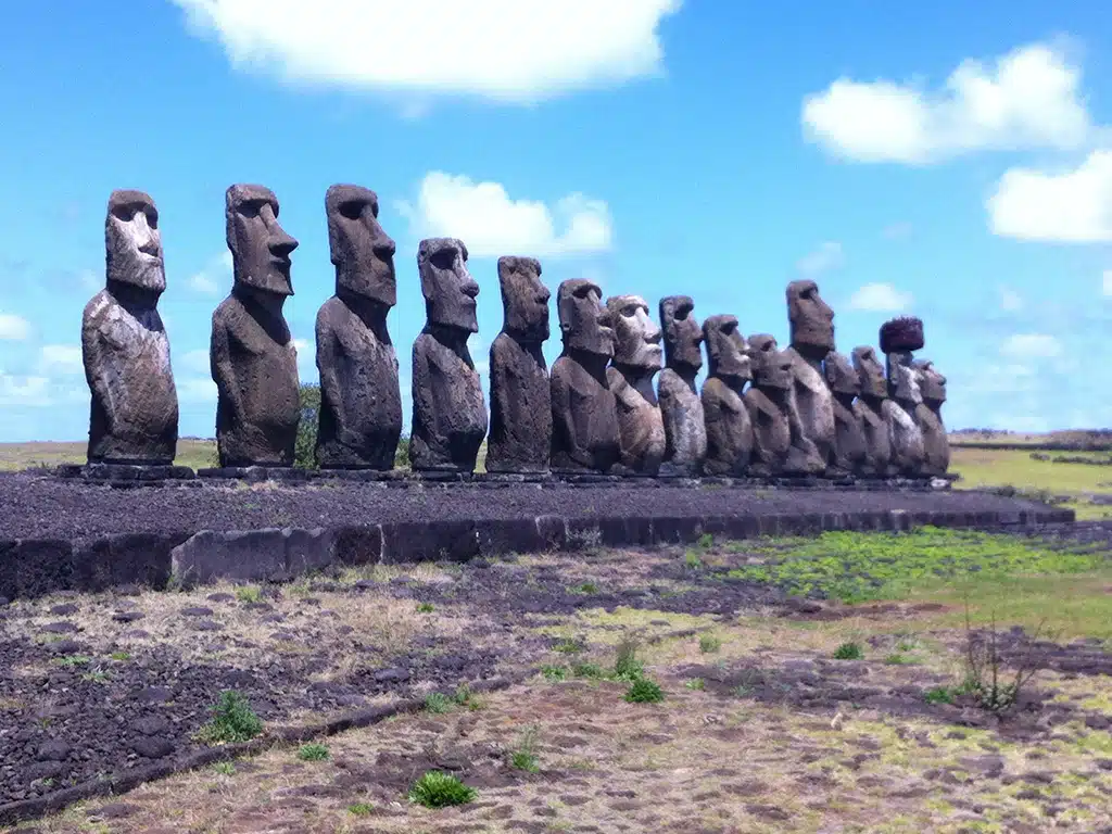 37 - Moai