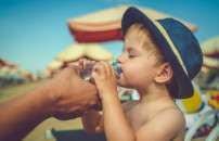   CALDO, E' EMERGENZA <br> ANCHE PER I BAMBINI