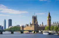 E come previsto Londra svolta a sinistra