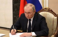 PUTIN: NOI SIAMO PRONTI <BR> ALLA GUERRA NUCLEARE