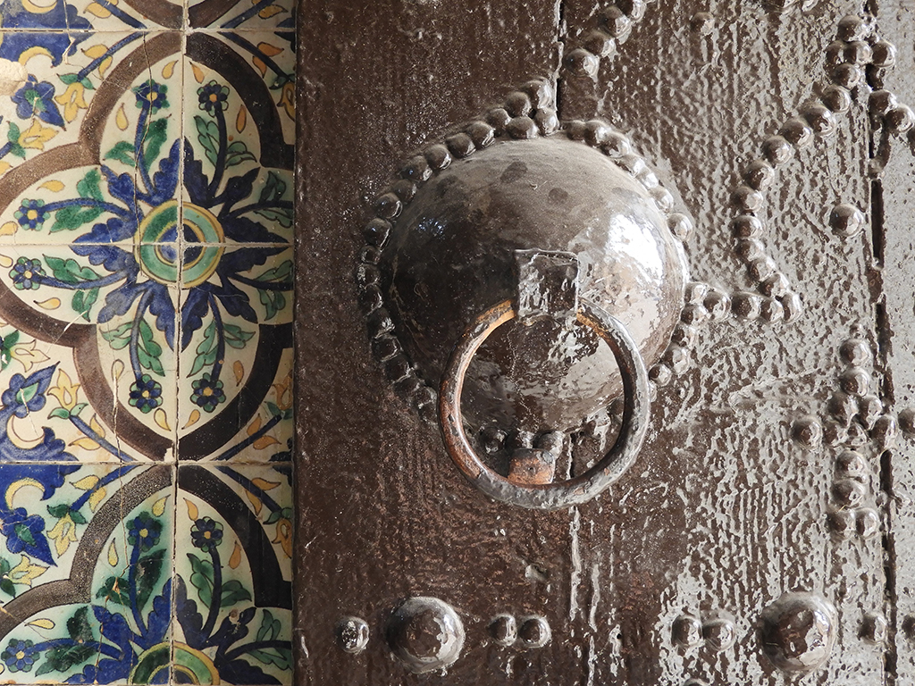 Particolare del portone del Mausoleo di Sidi Sahabi a Kairouan - Tunisia