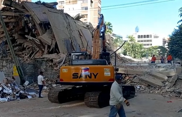 VENEZUELA, IN 40MILA <BR> SOTTO LE MACERIE